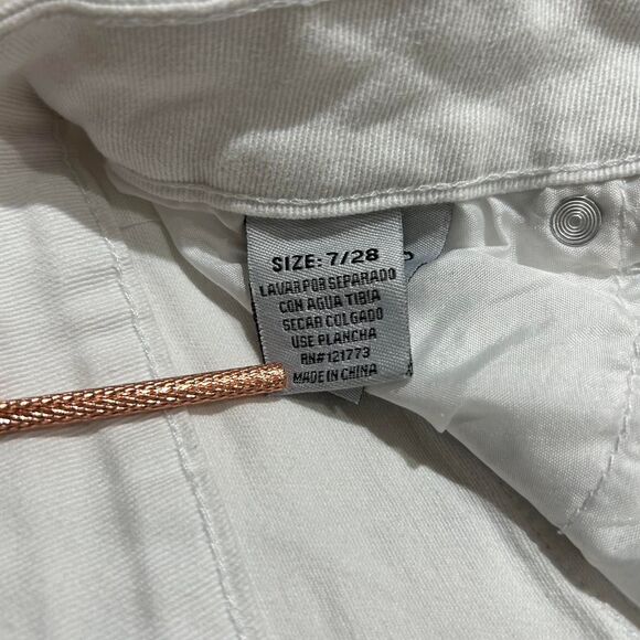 Gogo Jeans Graffitti Shorts - Picture 5 of 8